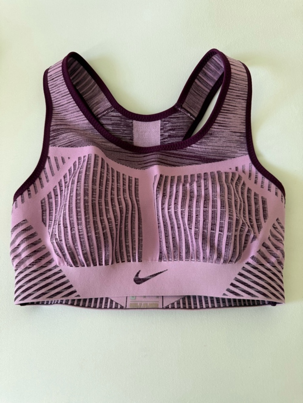 Nike Women's Pink Seamless Sports Bra - Supportive High-Neck medium